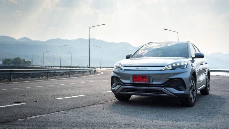 Na rozdiel od väčšiny konkurentov si BYD batériu Blade vyvíja a vyrába celú interne – rovnako ako elektromotory, polovodiče aj softvér.