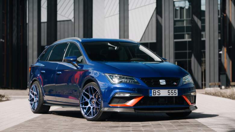 Seat Leon ST FR (tretia generácia, 5F) kombi s full-LED svetlometmi a športovým podvozkom FR.