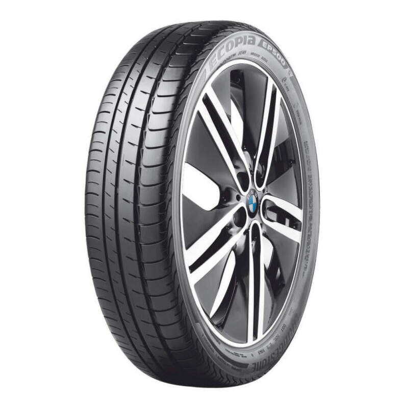 A Bridgestone Ecopia EP500 nyári gumiabroncsot kifejezetten a BMW i3-hoz fejlesztették ki a bajor autógyártóval együttműködve. Éppen ezért mindenképp ennek kellene lennie az első választásnak.