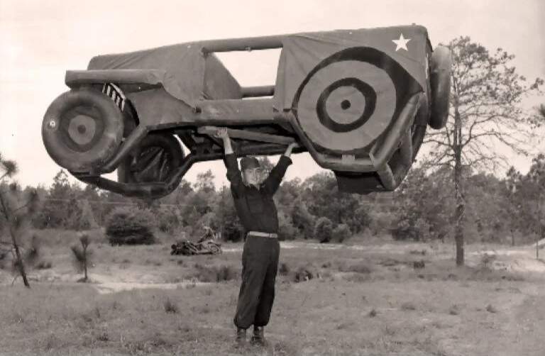 Gumové atrapy tankov a bojových vozidiel hrali pri vylodení v Normandii dôležitú úlohu.