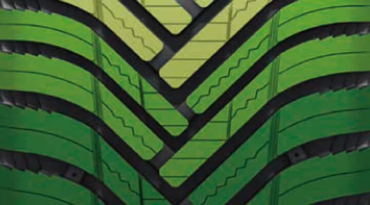 Žebra směrového dezénu jsou poskládána tak, aby tlumila vibrace a zajišťovala tichou a pohodlnou jízdu.