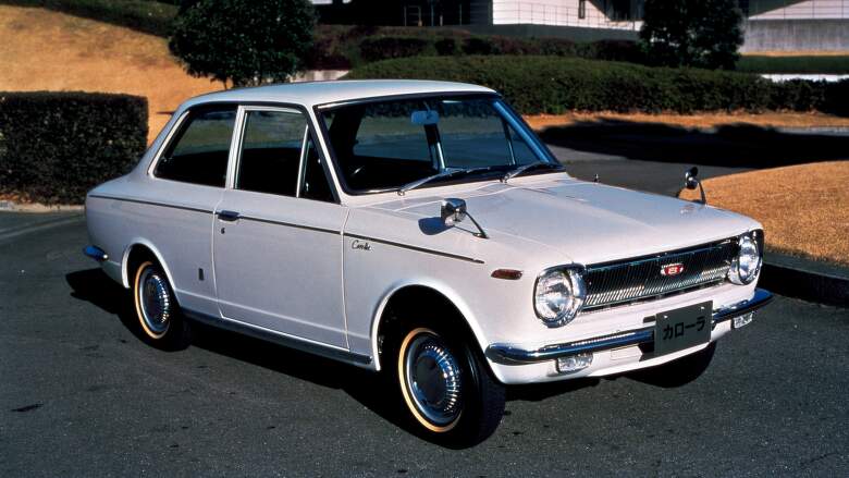 Az 1966-os első Toyota Corolla elindította minden idők legkelendőbb autójának történetét. Forrás: global.toyota