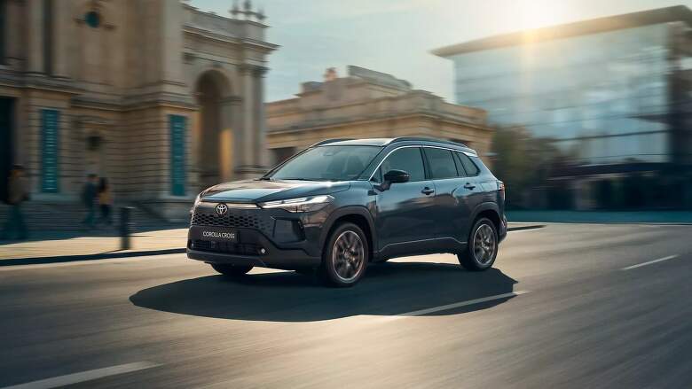 A Toyota Corolla Cross kizárólag hibridként kapható, az erősebb 2.0-s verzió pedig összkerékhajtással (AWD-i) is elérhető. Forrás: toyota.cz